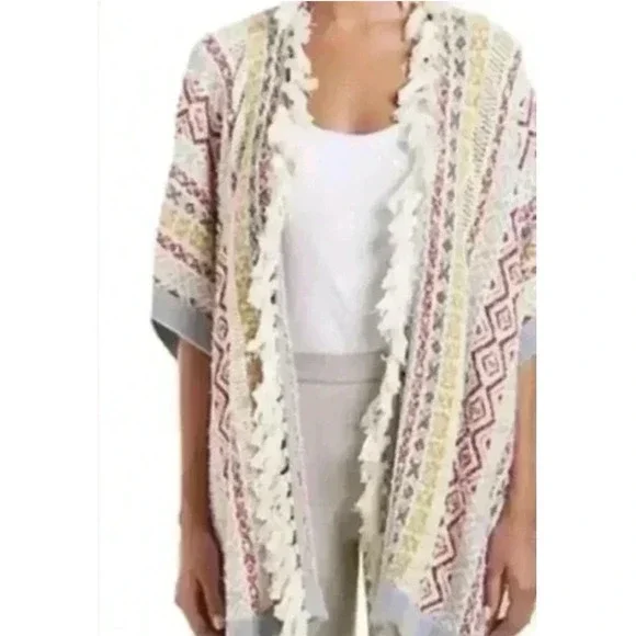 Cabi Siesta Poncho Womens Size M/L Oversized Aztec Bohemian Outdoor Cozy - Picture 2 of 8